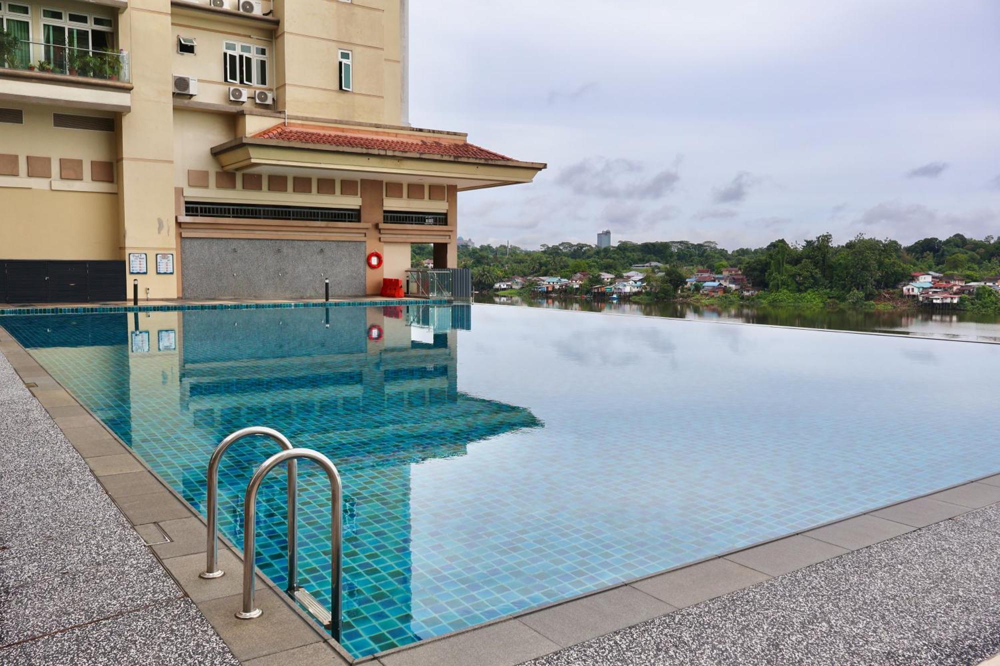 Kuching City Centre Smart Home Luxury Resort Condo Exterior photo