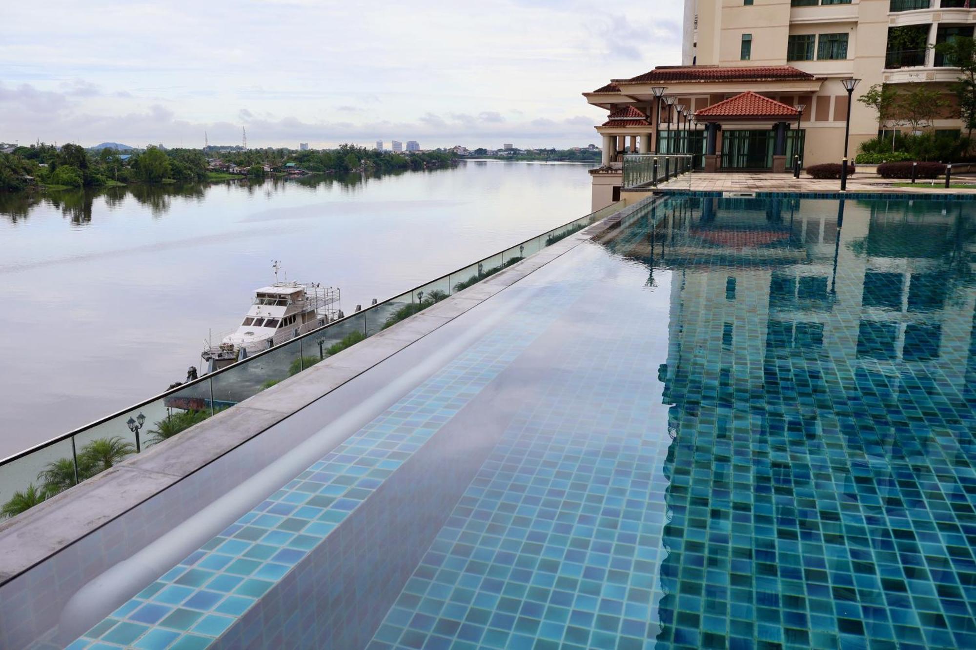 Kuching City Centre Smart Home Luxury Resort Condo Exterior photo